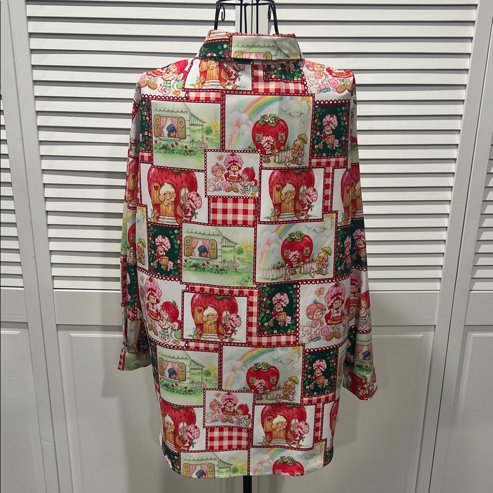 The World Of Strawberry Shortcake Button Down 3/4 Sleeve Adorable Top ππ°π - Picture 2 of 10